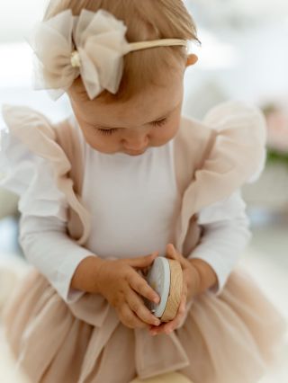 Doskladnená tylová suknička aj v tejto béžovej farbe 🤎. Využijete nielen na Vianoce ale aj rôzne oslavy, narodeniny,...