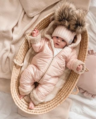 Teplé a roztomilé zimné overaly od značky I LOVE MILK. ❄️ Nájdete u nás na webe v 3 farbách v posledných veľkostiach 68/74...